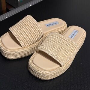 Steve Madden Women's Tan Woven Slide Sandals beachy natural